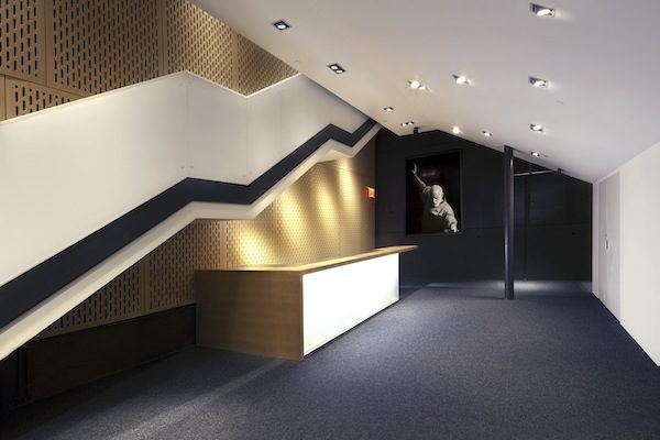 Lobet Framing Lounge