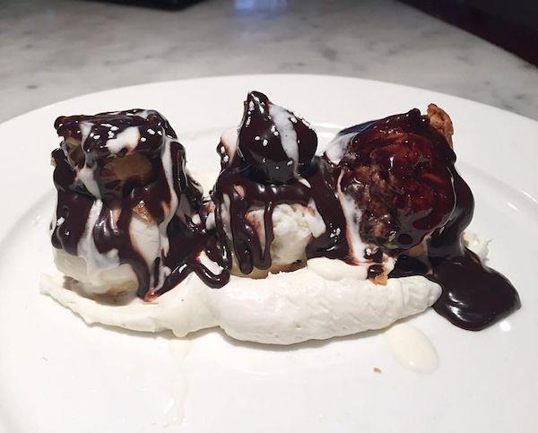 Profiteroles Scarlatto