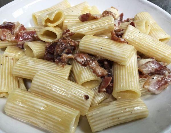 Scarlatto Rigatoni alla Carbonara