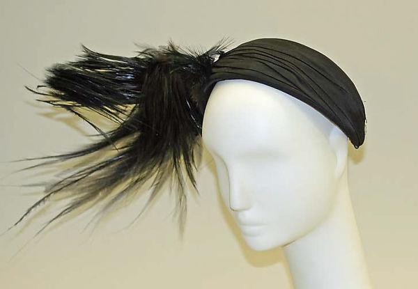 Lilly Dache hat