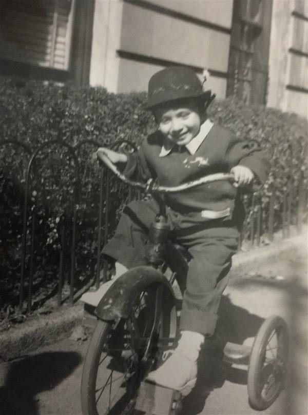 1940s NYC children playing
