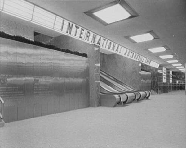 escalators to main exhibition hall