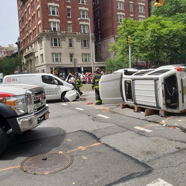 car crash 90th and Broadway