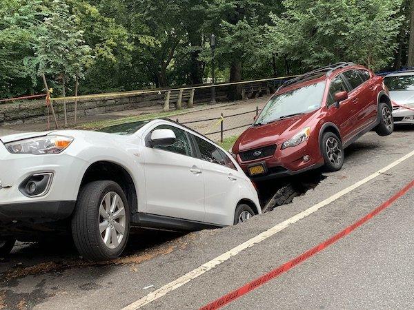 cars fall into nyc sinkhole