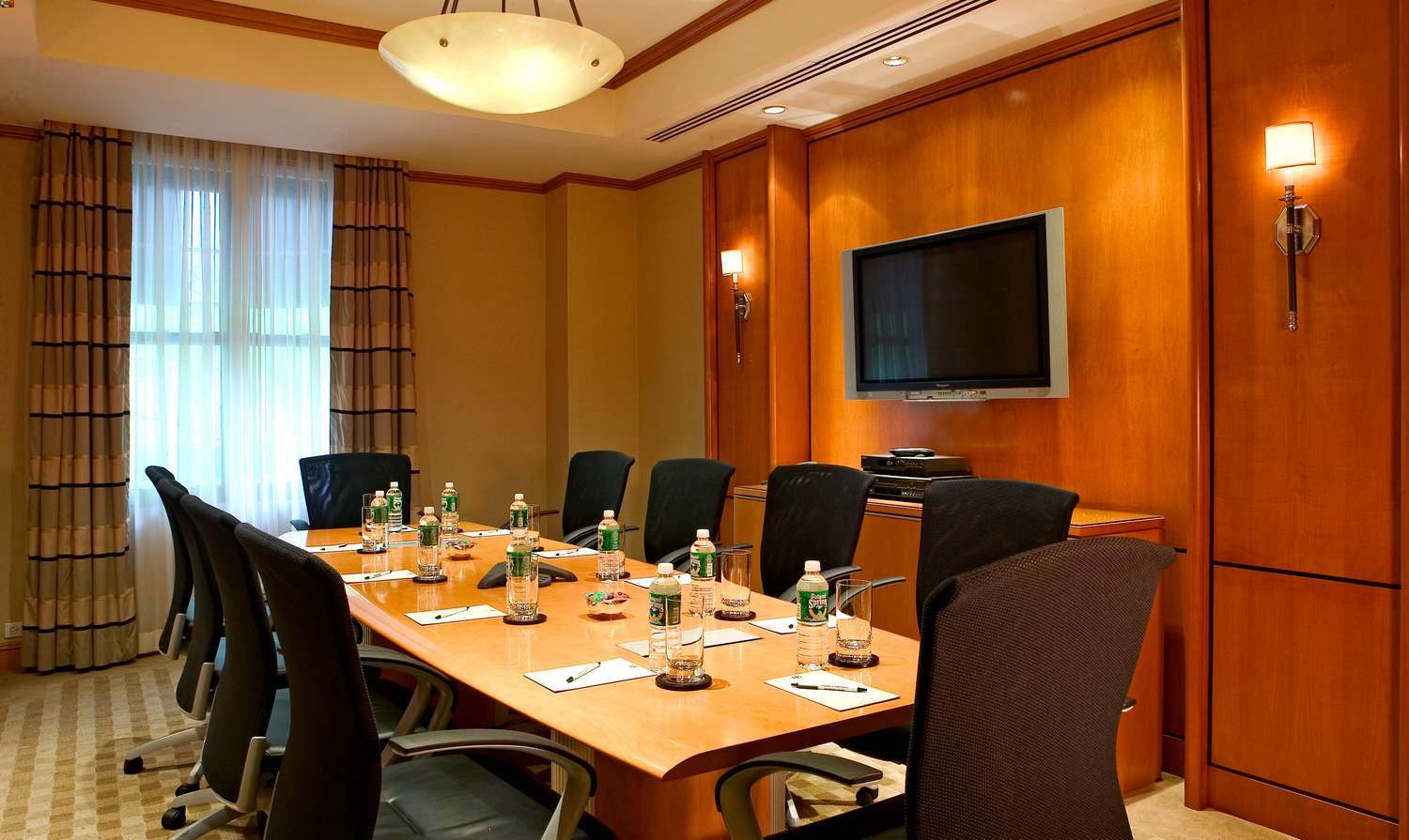 Hotel Beacon Executive Board Room