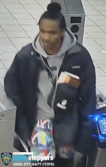 man stabbed in face on 2 train