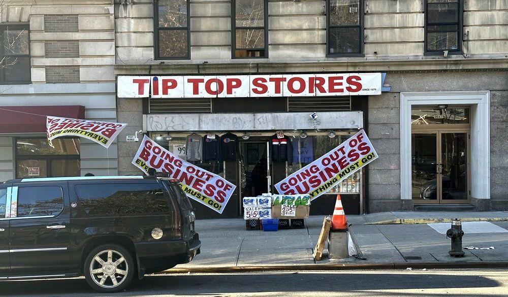 Tip Top Stores closes