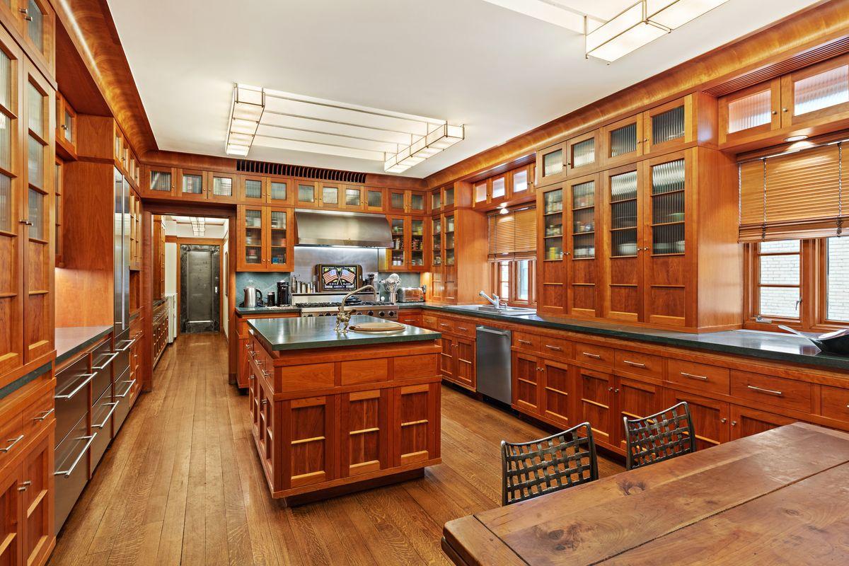 Peter Jennigns 101 Central Park West