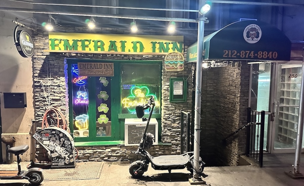 Emerald Inn outside