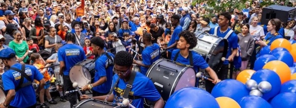 6,500 Turn Out for a Kid-Sized Knicks Parade on the Upper West Side