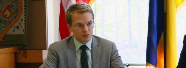 Ronan Farrow Selling Lincoln Square Apartment