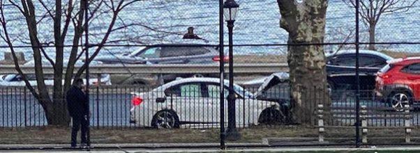 Driver Crashes into Tree on Henry Hudson