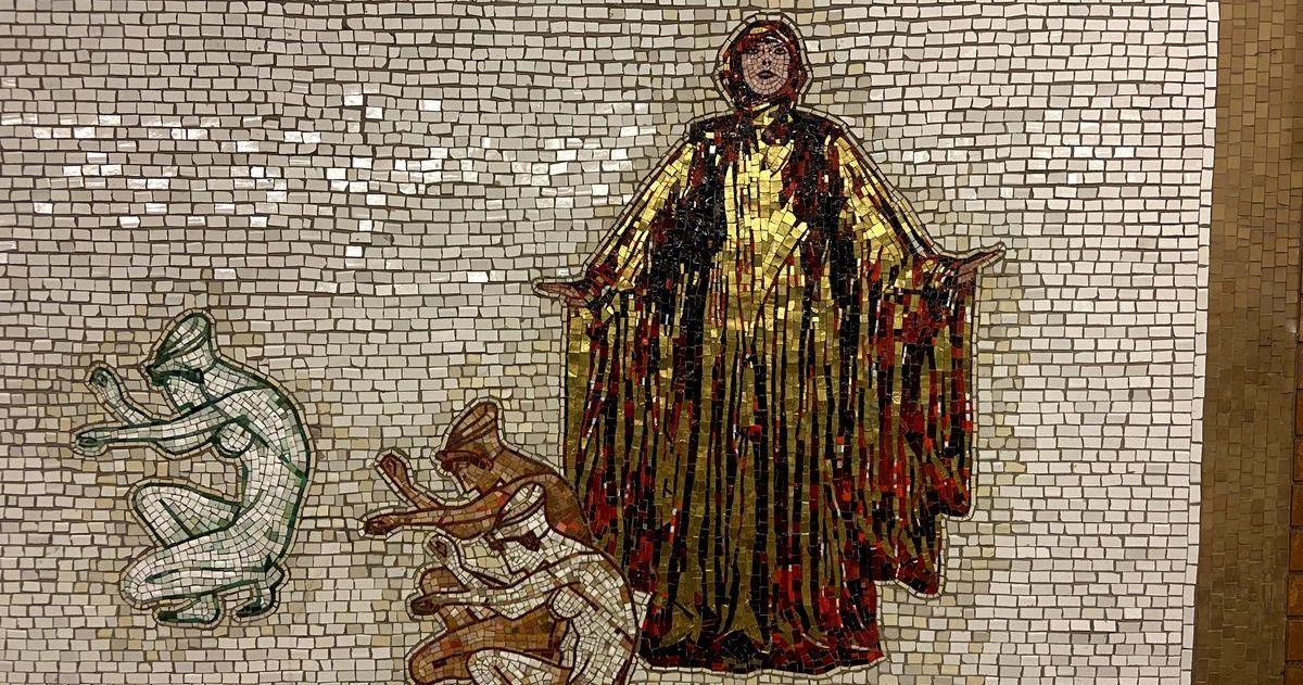 Behind the Art of the 66th Street-Lincoln Center Subway Behind the Art of the 66th Street-Lincoln Center Subway