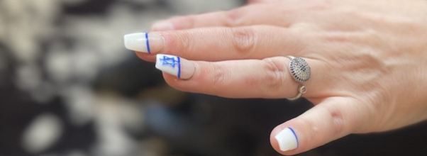Israeli New Yorker Wears Colors with Pride