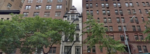 Sandwiched Building on West 86th Street Headed to Auction House