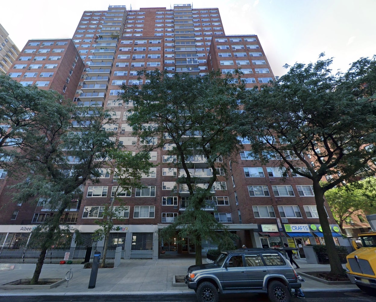 711 amsterdam avenue