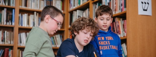 At This Upper West Side Religious School, Learning Doesn’t Stop When the Kids Get Home